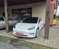 Білий Тесла Модель 3, об'ємом двигуна 0 л та пробігом 122 тис. км за 16800 $, фото 4 на Automoto.ua