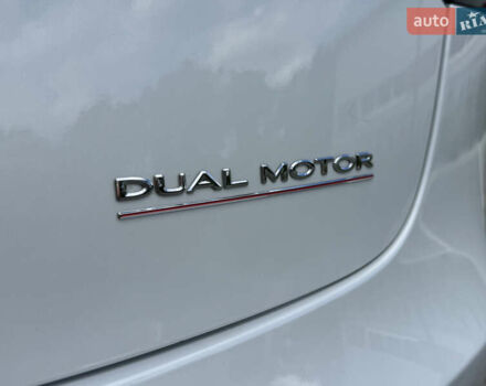 Белый Тесла Модель 3, объемом двигателя 0 л и пробегом 107 тыс. км за 19500 $, фото 21 на Automoto.ua