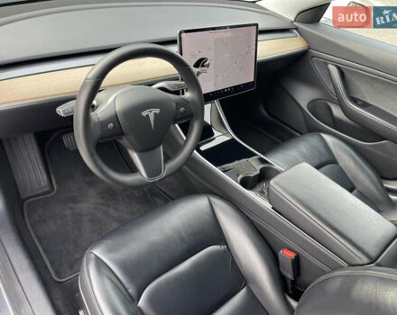 Белый Тесла Модель 3, объемом двигателя 0 л и пробегом 120 тыс. км за 17000 $, фото 32 на Automoto.ua