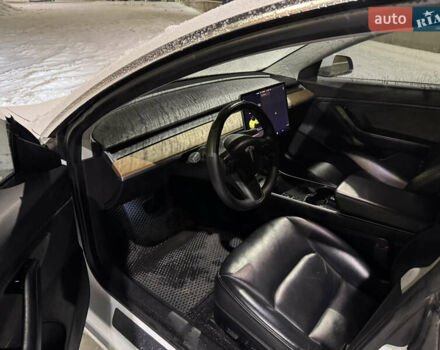 Белый Тесла Модель 3, объемом двигателя 0 л и пробегом 102 тыс. км за 15500 $, фото 9 на Automoto.ua