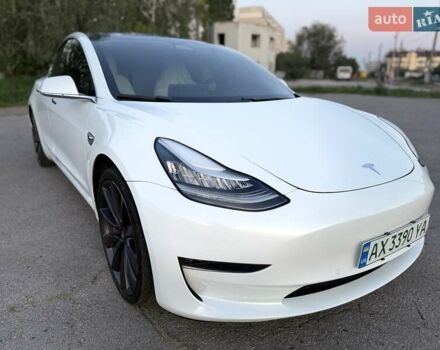 Белый Тесла Модель 3, объемом двигателя 0 л и пробегом 57 тыс. км за 21000 $, фото 35 на Automoto.ua