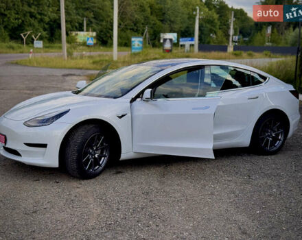 Белый Тесла Модель 3, объемом двигателя 0 л и пробегом 32 тыс. км за 22500 $, фото 9 на Automoto.ua