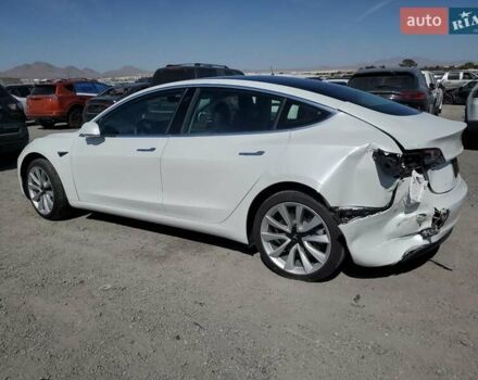 Білий Тесла Модель 3, об'ємом двигуна 0 л та пробігом 70 тис. км за 2900 $, фото 1 на Automoto.ua