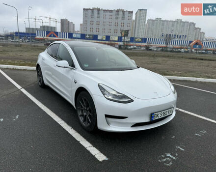 Белый Тесла Модель 3, объемом двигателя 0 л и пробегом 95 тыс. км за 15900 $, фото 1 на Automoto.ua
