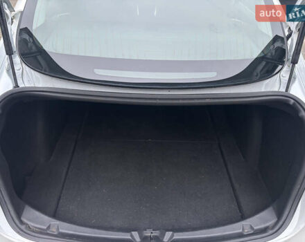 Білий Тесла Модель 3, об'ємом двигуна 0 л та пробігом 208 тис. км за 16500 $, фото 13 на Automoto.ua