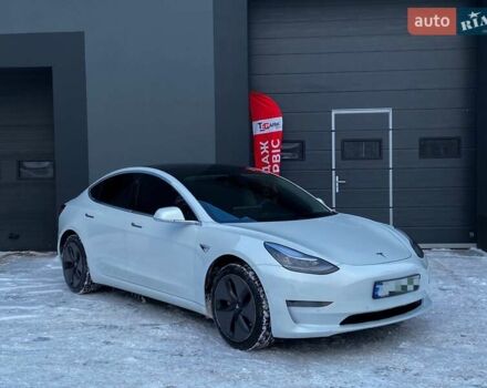 Белый Тесла Модель 3, объемом двигателя 0 л и пробегом 45 тыс. км за 17700 $, фото 11 на Automoto.ua