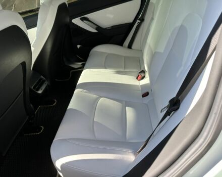 Білий Тесла Модель 3, об'ємом двигуна 0 л та пробігом 124 тис. км за 18300 $, фото 16 на Automoto.ua