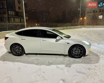 Белый Тесла Модель 3, объемом двигателя 0 л и пробегом 102 тыс. км за 15500 $, фото 6 на Automoto.ua