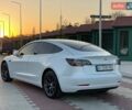 Белый Тесла Модель 3, объемом двигателя 0 л и пробегом 118 тыс. км за 14800 $, фото 4 на Automoto.ua
