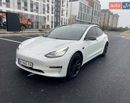 Белый Тесла Модель 3, объемом двигателя 0 л и пробегом 73 тыс. км за 17000 $, фото 4 на Automoto.ua