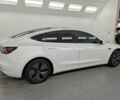 Белый Тесла Модель 3, объемом двигателя 0 л и пробегом 125 тыс. км за 10035 $, фото 2 на Automoto.ua