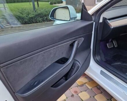 Белый Тесла Модель 3, объемом двигателя 0 л и пробегом 135 тыс. км за 20500 $, фото 9 на Automoto.ua