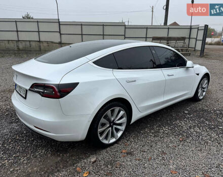 Білий Тесла Модель 3, об'ємом двигуна 0 л та пробігом 64 тис. км за 17500 $, фото 9 на Automoto.ua