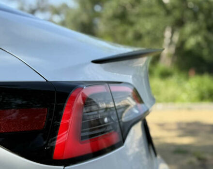 Белый Тесла Модель 3, объемом двигателя 0 л и пробегом 101 тыс. км за 14600 $, фото 53 на Automoto.ua