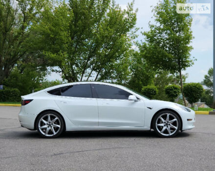 Белый Тесла Модель 3, объемом двигателя 0 л и пробегом 135 тыс. км за 16900 $, фото 9 на Automoto.ua