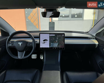 Белый Тесла Модель 3, объемом двигателя 0 л и пробегом 167 тыс. км за 16777 $, фото 8 на Automoto.ua