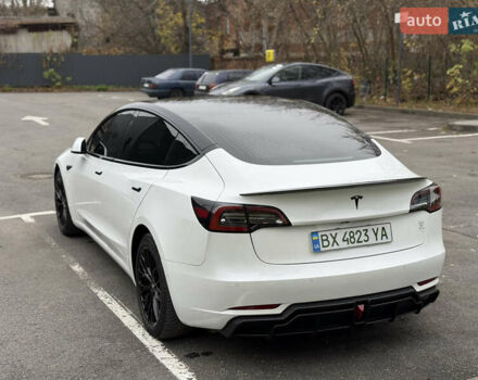 Білий Тесла Модель 3, об'ємом двигуна 0 л та пробігом 139 тис. км за 15700 $, фото 8 на Automoto.ua