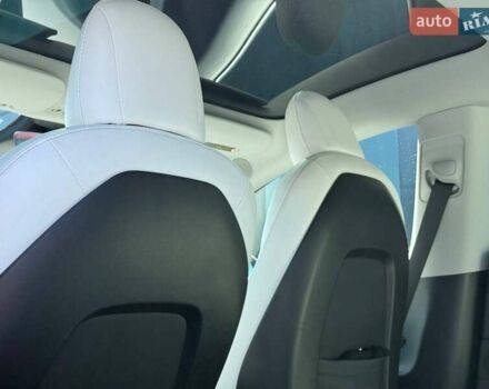 Белый Тесла Модель 3, объемом двигателя 0 л и пробегом 48 тыс. км за 20499 $, фото 32 на Automoto.ua