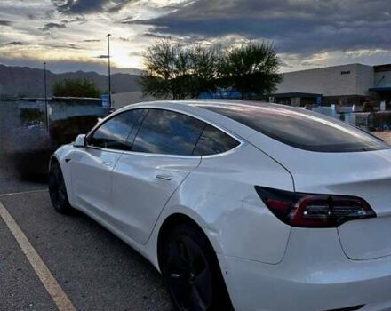 Белый Тесла Модель 3, объемом двигателя 0 л и пробегом 129 тыс. км за 4900 $, фото 2 на Automoto.ua