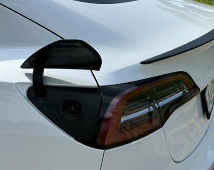 Белый Тесла Модель 3, объемом двигателя 0 л и пробегом 101 тыс. км за 14600 $, фото 20 на Automoto.ua