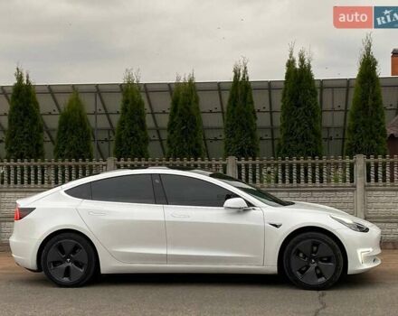 Білий Тесла Модель 3, об'ємом двигуна 0 л та пробігом 130 тис. км за 17200 $, фото 5 на Automoto.ua