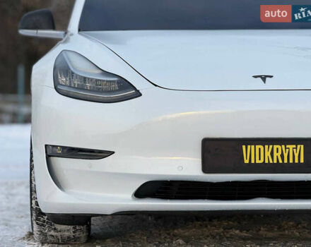 Белый Тесла Модель 3, объемом двигателя 0 л и пробегом 190 тыс. км за 15950 $, фото 6 на Automoto.ua