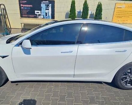 Белый Тесла Модель 3, объемом двигателя 0 л и пробегом 87 тыс. км за 19000 $, фото 3 на Automoto.ua