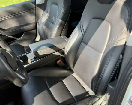 Белый Тесла Модель 3, объемом двигателя 0 л и пробегом 101 тыс. км за 14600 $, фото 41 на Automoto.ua