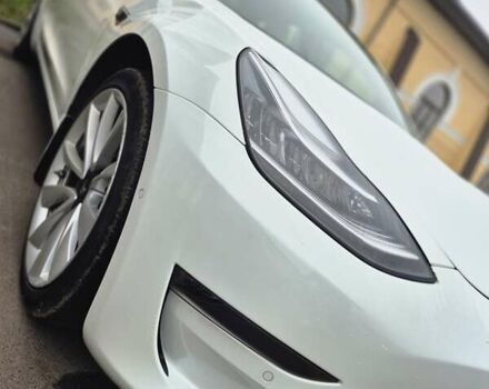 Белый Тесла Модель 3, объемом двигателя 0 л и пробегом 83 тыс. км за 17500 $, фото 4 на Automoto.ua