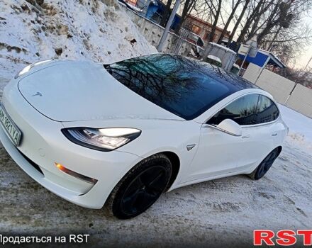 Белый Тесла Модель 3, объемом двигателя 0.2 л и пробегом 163 тыс. км за 13999 $, фото 2 на Automoto.ua