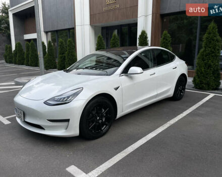Белый Тесла Модель 3, объемом двигателя 0 л и пробегом 54 тыс. км за 16900 $, фото 9 на Automoto.ua