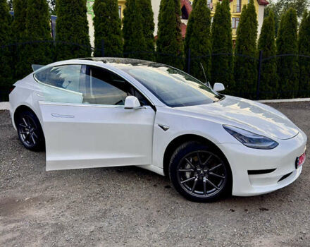Белый Тесла Модель 3, объемом двигателя 0 л и пробегом 32 тыс. км за 21500 $, фото 7 на Automoto.ua