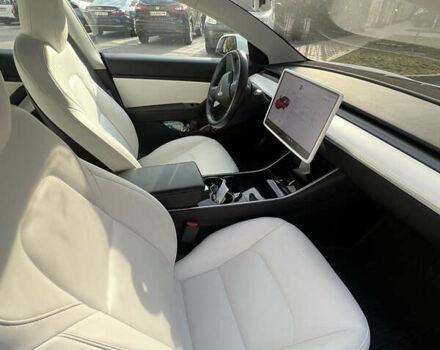 Білий Тесла Модель 3, об'ємом двигуна 0 л та пробігом 59 тис. км за 19200 $, фото 14 на Automoto.ua