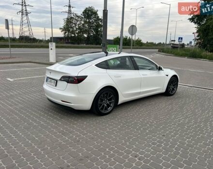 Белый Тесла Модель 3, объемом двигателя 0 л и пробегом 107 тыс. км за 15999 $, фото 5 на Automoto.ua