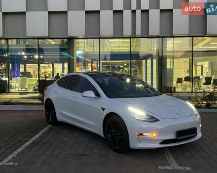 Білий Тесла Модель 3, об'ємом двигуна 0 л та пробігом 159 тис. км за 16400 $, фото 5 на Automoto.ua