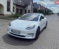 Білий Тесла Модель 3, об'ємом двигуна 0 л та пробігом 118 тис. км за 13700 $, фото 1 на Automoto.ua