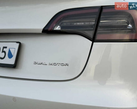 Белый Тесла Модель 3, объемом двигателя 0 л и пробегом 139 тыс. км за 17750 $, фото 11 на Automoto.ua