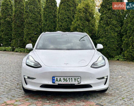 Белый Тесла Модель 3, объемом двигателя 0 л и пробегом 150 тыс. км за 10500 $, фото 1 на Automoto.ua