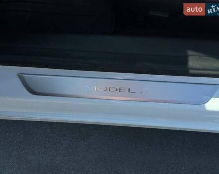 Білий Тесла Модель 3, об'ємом двигуна 0 л та пробігом 67 тис. км за 20499 $, фото 18 на Automoto.ua