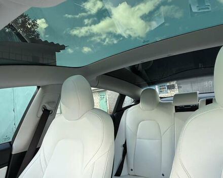 Белый Тесла Модель 3, объемом двигателя 0 л и пробегом 89 тыс. км за 16999 $, фото 32 на Automoto.ua