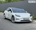 Білий Тесла Модель 3, об'ємом двигуна 0 л та пробігом 100 тис. км за 23700 $, фото 2 на Automoto.ua
