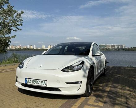 Белый Тесла Модель 3, объемом двигателя 0 л и пробегом 101 тыс. км за 14600 $, фото 5 на Automoto.ua