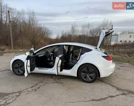 Белый Тесла Модель 3, объемом двигателя 0 л и пробегом 139 тыс. км за 17750 $, фото 42 на Automoto.ua