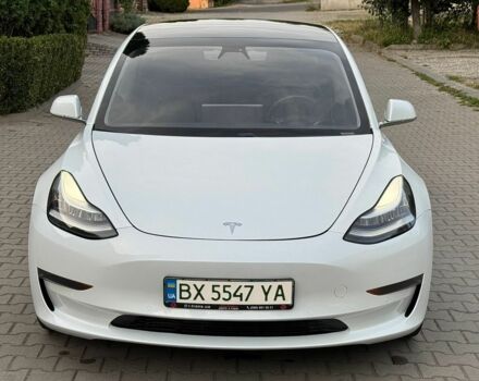 Білий Тесла Модель 3, об'ємом двигуна 0 л та пробігом 122 тис. км за 13950 $, фото 3 на Automoto.ua