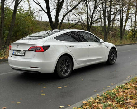 Білий Тесла Модель 3, об'ємом двигуна 0 л та пробігом 114 тис. км за 13950 $, фото 3 на Automoto.ua