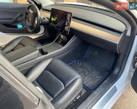 Белый Тесла Модель 3, объемом двигателя 0 л и пробегом 135 тыс. км за 18200 $, фото 4 на Automoto.ua