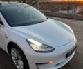 Белый Тесла Модель 3, объемом двигателя 0 л и пробегом 62 тыс. км за 22400 $, фото 5 на Automoto.ua