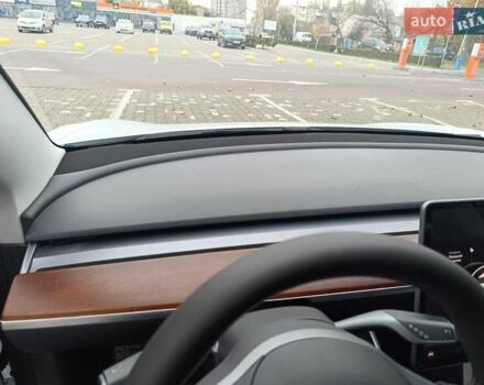 Білий Тесла Модель 3, об'ємом двигуна 0 л та пробігом 151 тис. км за 17300 $, фото 26 на Automoto.ua