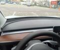 Білий Тесла Модель 3, об'ємом двигуна 0 л та пробігом 151 тис. км за 17300 $, фото 26 на Automoto.ua