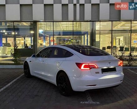 Білий Тесла Модель 3, об'ємом двигуна 0 л та пробігом 151 тис. км за 17300 $, фото 7 на Automoto.ua